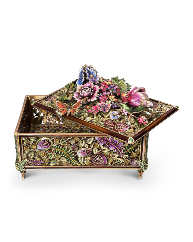 Grand Floral Chest